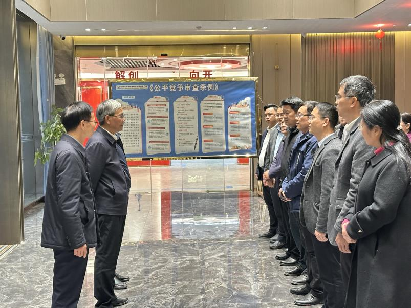 副市長(zhǎng)謝立品到我集團(tuán)公司走訪看望干部職工