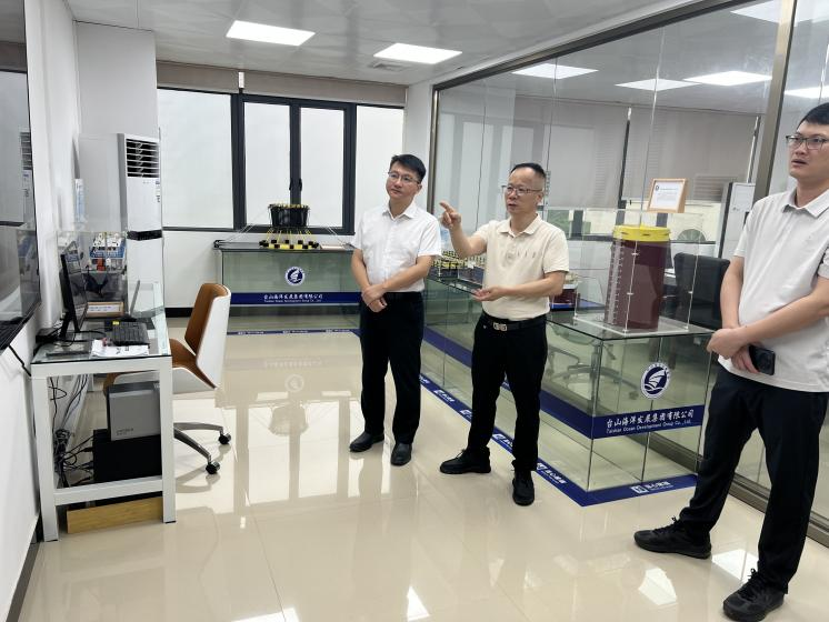市濱海投資集團(tuán)公司黨委副書記、總經(jīng)理梁亮帶隊(duì)赴臺(tái)山海洋發(fā)展集團(tuán)考察調(diào)研